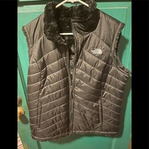 Like new the north face women’s vest